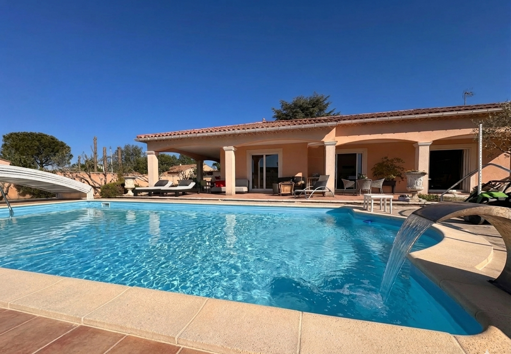   DPT(13) MAISON DE VACANCES AVEC PISCINE Provence-Alpes-Côte d'Azur, Noves (13550)
