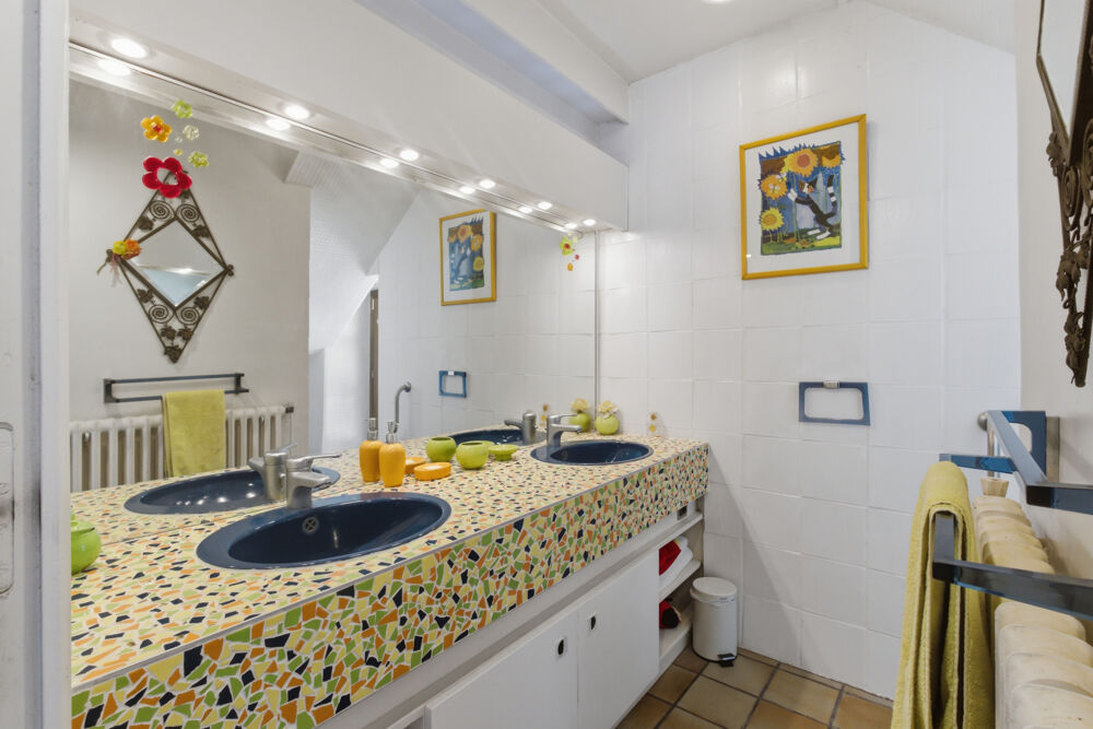 à vendre  Propriété/château Bernin (38190)