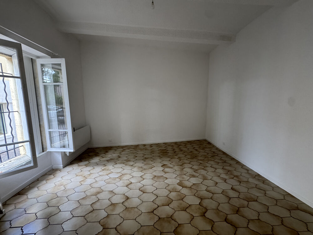 Location Appartement a louer P2 entièrement refait avec cour Vergeze