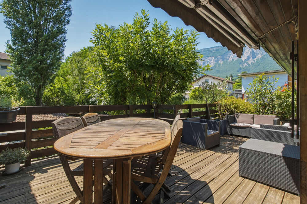 SAINT ISMIER : APPARTEMENT DUPLEX P4 EN DERNIER ETAGE DANS COPROPRIETE AVEC PISCINE