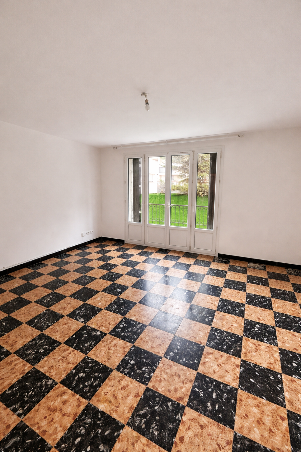 Vente Appartement Appartement T4-avec terrasse- garage Résidence-Arceaux-centre ville Montpellier