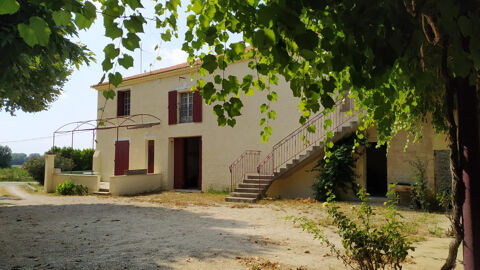   DPT(13) BOULBON MAS DE CARACTERE AVEC PIGEONNIER Propri�t�/ch�teau - 8 pi�ce(s) - 159 m�