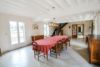  Propriété/château à vendre 7 pièces 330 m²