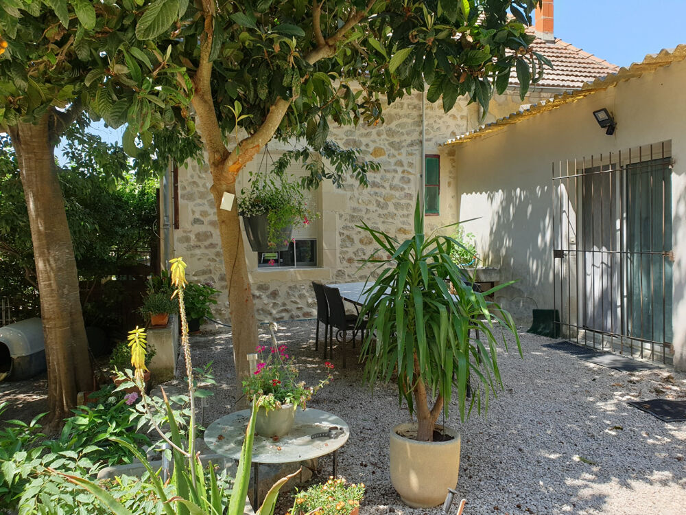 DPT(13) BOULBON A VENDRE MAISON DE VILLAGE DE 1930