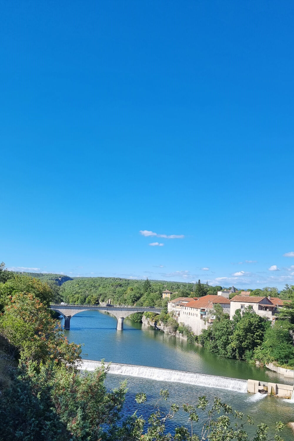 Dépt. 07 - A VENDRE à RUOMS - Ancien Bâtiment de 300 m2 - Parcelle de 330 m2