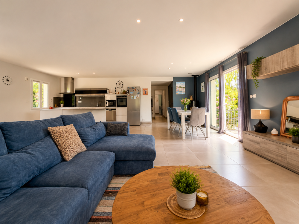 Vente Maison En exclusivité villa de 2008 de 111 m2 sur 521m2 de terrain , piscine, garage,3 chambres Vergeze