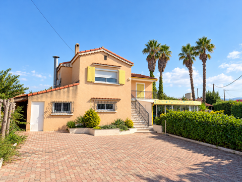   MARIGNANE   ENSEMBLE IMMOBILIER À FORT POTENTIEL DE 348 M2   ANCIEN RESTAURANT, MAISON T5 ET TERRAIN DE 973 M2 