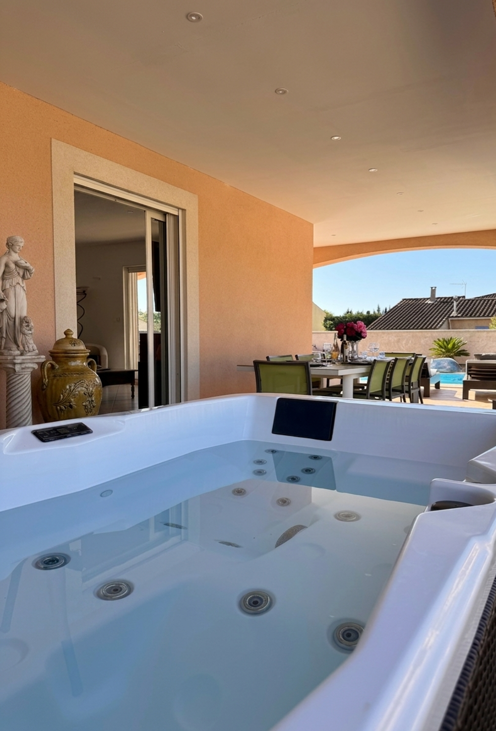  DPT(13) MAISON DE VACANCES AVEC PISCINE Provence-Alpes-Côte d'Azur, Noves (13550)