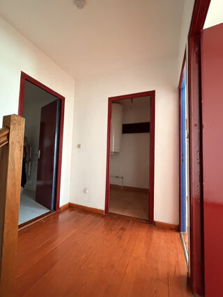  Appartement à louer 3 pièces 86 m²