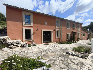  Propri�t�/ch�teau � vendre 7 pi�ces 260 m�