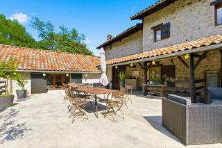  Propriété/château à vendre 9 pièces 251 m²