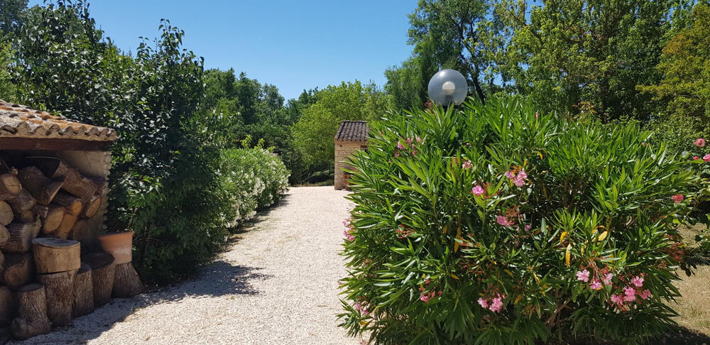   DPT ARAMON (30) MAISON  DE VACANCES Languedoc-Roussillon, Aramon (30390)