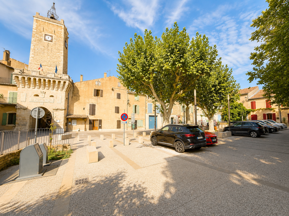 Vente Maison ALLEINS   COUP DE CŒUR ! AUTHENTIQUE MAISON DE VILLAGE DE 187 M2   CHARME, VOLUMES & CARACTÈRE Alleins