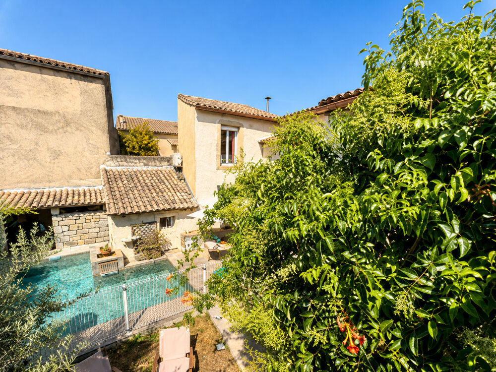 En Exclusivité Maison de village d'environ 220 m2 hab entièrement rénové en 2021 sur 383 m2 de parcelle