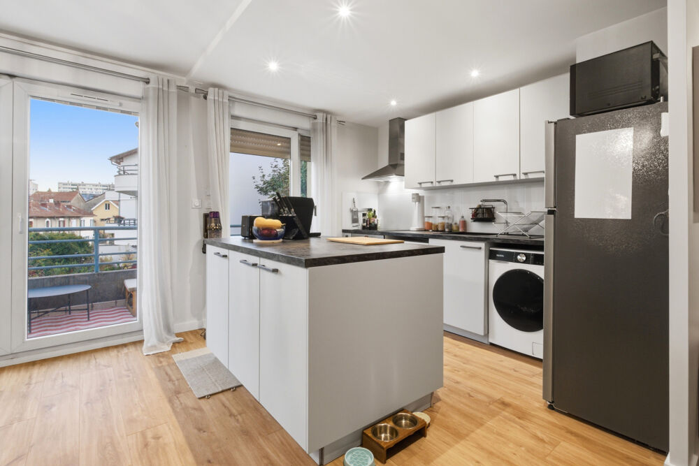 Vente Appartement GRENOBLE Chorier/Berriat - Spacieux T2 avec terrasse + Garage Grenoble