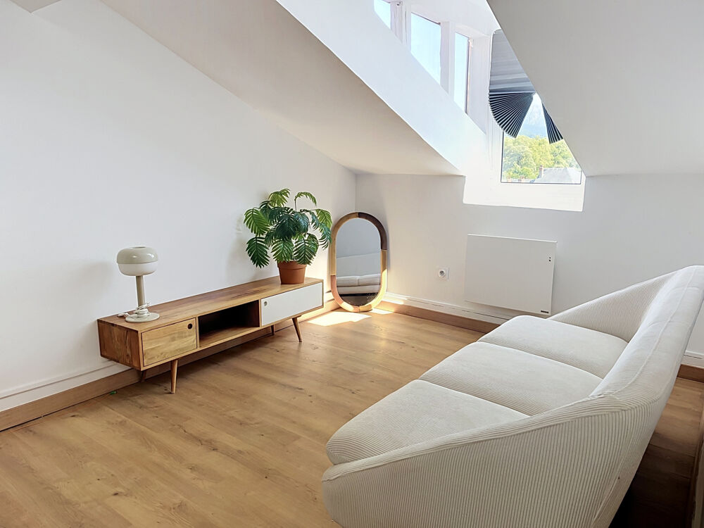Location Appartement DPT 38 (Isère) - A LOUER - T2 de 40m2 au 4ème et dernier Etage - Jardin privatif de 50m2 - Quai Perrière - Vue Grenoble