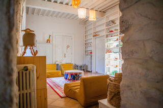  Propri�t�/ch�teau � vendre 6 pi�ces 303 m�