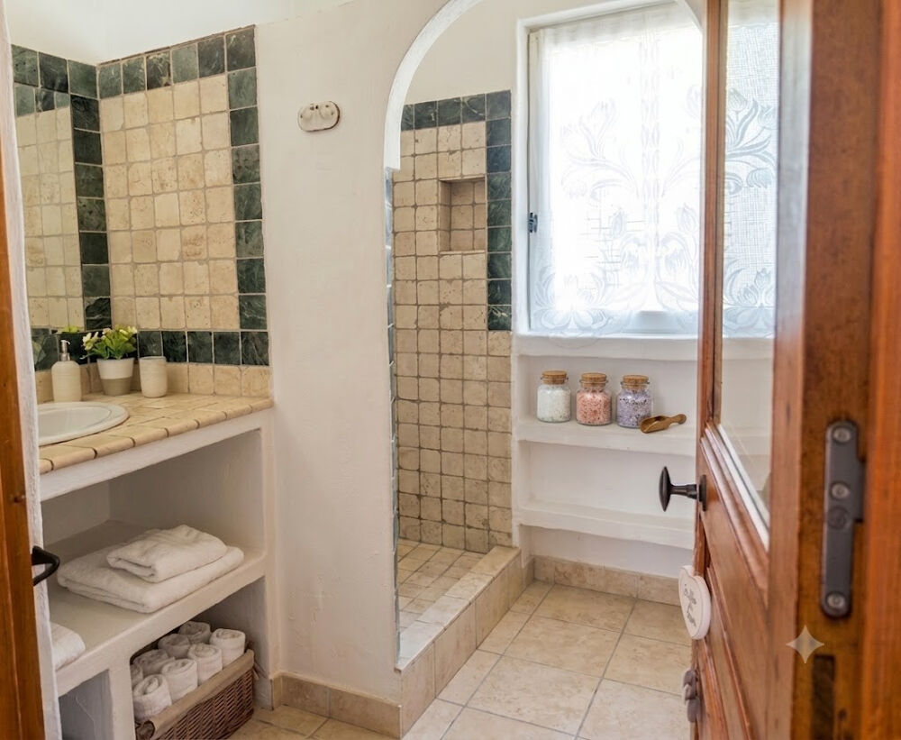 à vendre  Propriété/château Saint-Rémy-de-Provence (13210)