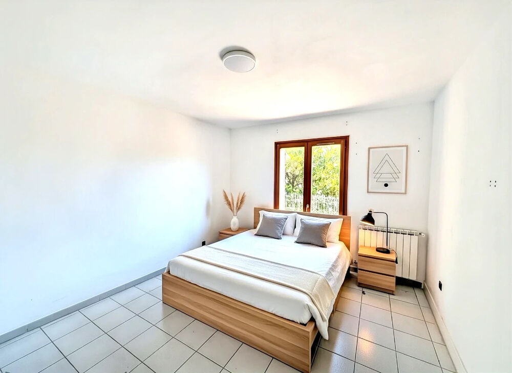 Vente Appartement Á VENDRE - Appartement T4 atypique avec grande terrasse et studio indépendant - place de stationnement Montpellier