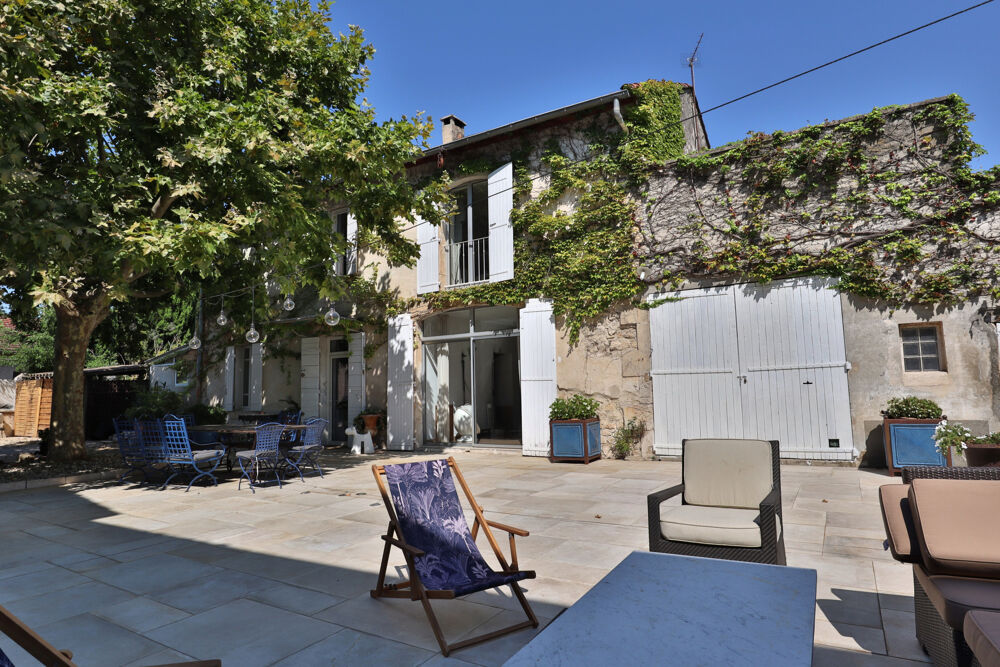 Dept 13 - Noves - Très beau mas de village avec piscine et dépendances
