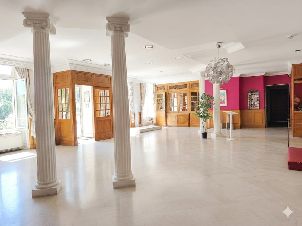 à vendre  Propriété/château Valence (26000)