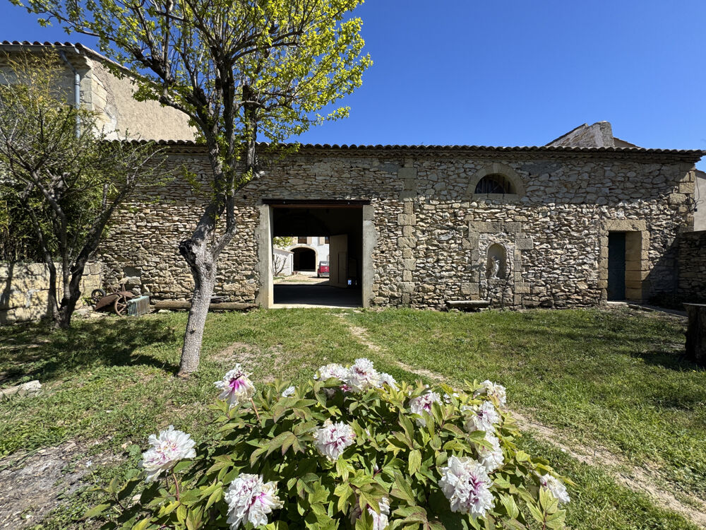 Vente Propriété/Château En exclusivité, Propriété avec Maison de Maître entièrement rénovée 9 pièces et une remise à aménager Vergeze