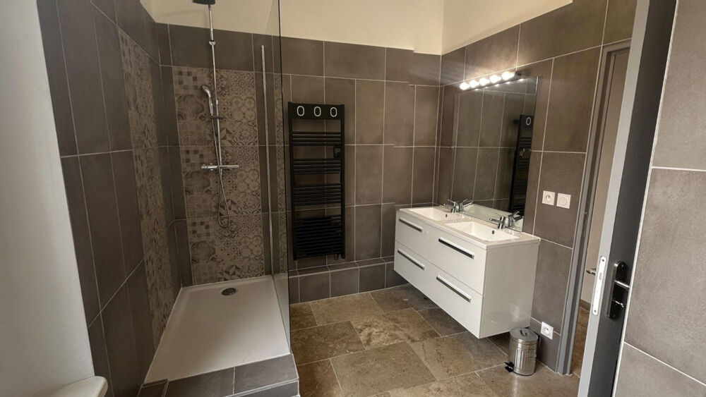 Location Appartement À louer   au cœur de Bédarrides Meublée Bedarrides