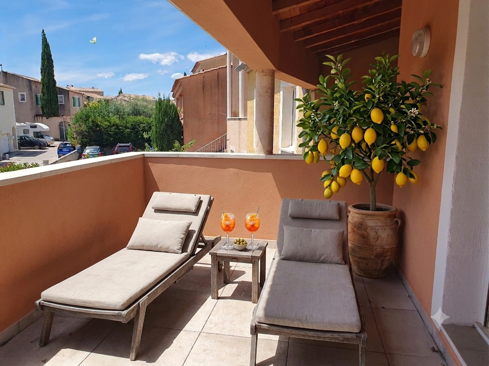 Vente Appartement UZES : APPARTEMENT P5 DERNIER ETAGE AVEC TERRASSE ET PARKING Uzes