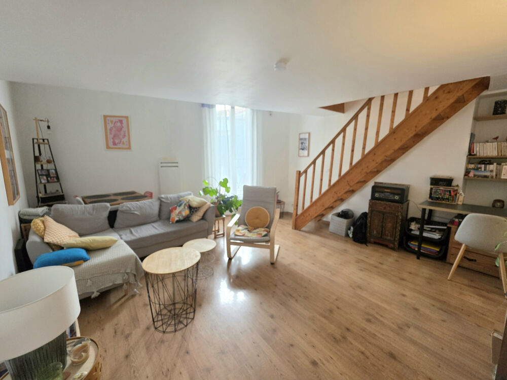 Dpt Hérault (34) Prades Le Lez, Appartement duplex T3 d'environ 60m2, balcon