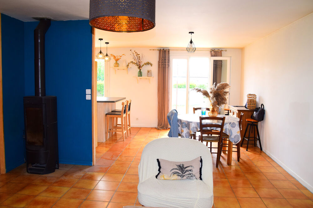 Dépt. 07 - A VENDRE à VALLON PONT D'arc - Villa de 120 m2 - Parcelle de 1600 m2 constructible.