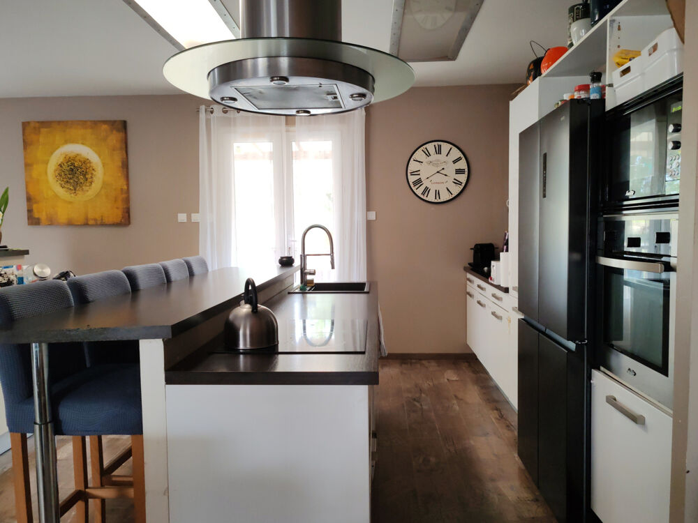 Maison familiale de 240 m2 sur parc arboré de 3 700 m2 Proche Puylaurens