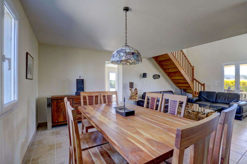 MAISON FAMILIALE-BELLES PRESTATIONS-CALME