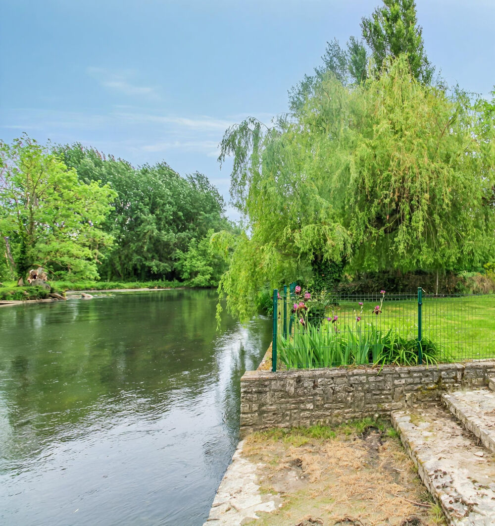 Vente Maison A vendre Dpt Eure (27) entre Pacy sur Eure et Anet maison en bordure de rivière sur terrain de 3 290 m2 enviro Anet