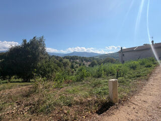  Terrain à vendre 596 m²