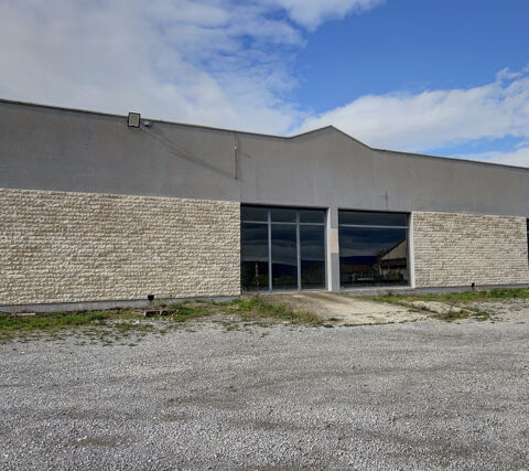 230m2 lot1 Emplacement No1-Visibilit&eacute; maximale-Zone commerciale recherch&eacute;e 230000 07200 St sernin