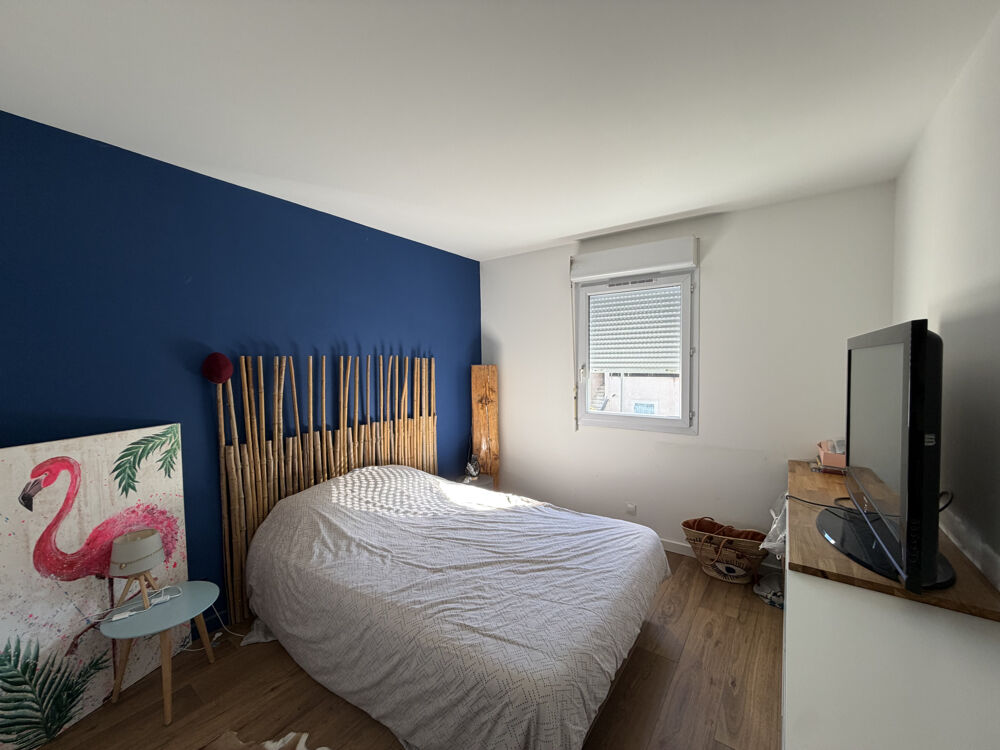 A VENDRE NÎMES Appartement 2 pièces de 41 m2 vendu meublé, place de parking privative