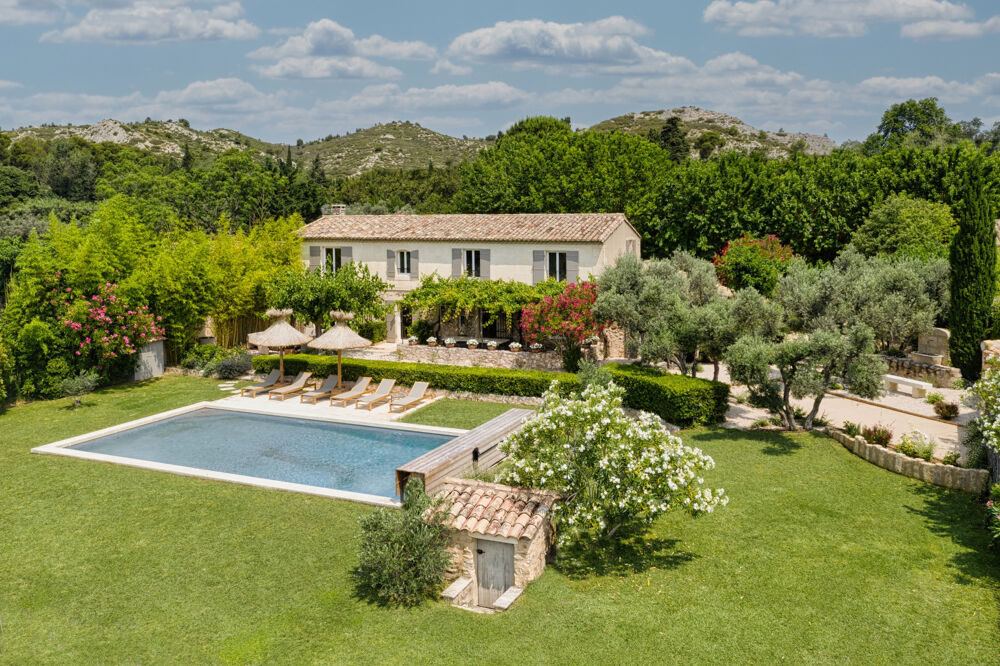  DPT(13) MAISON DE CHARME AVEC PISCINE EN LOCATION SAISONNIERE Provence-Alpes-Côte d'Azur, Maussane-les-Alpilles (13520)