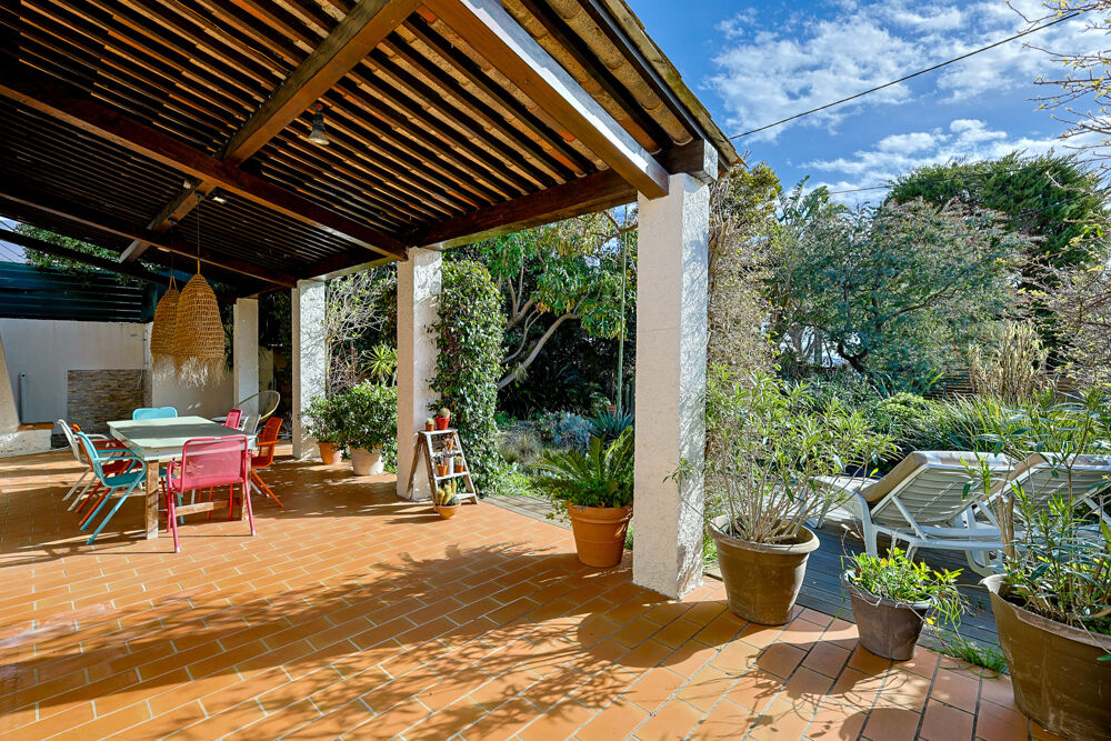 Dept 83 - Le Lavandou - À 2 pas de la plage - Rez-de-jardin avec terrasse, jardin et parking