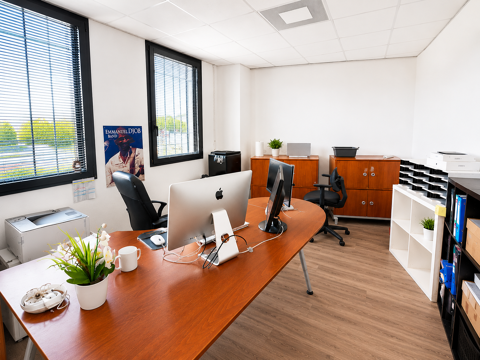   Dépt Hérault (34), à vendre MONTPELLIER local professionnel de 53m2. 