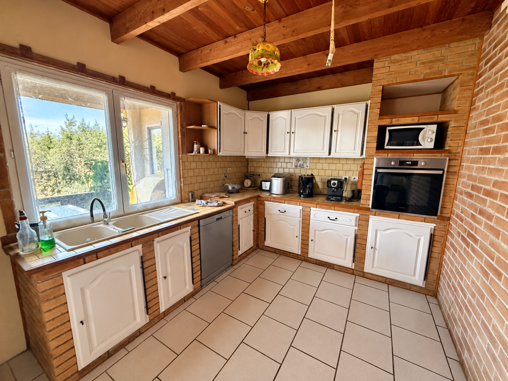 Vente Maison Maison 5 pièces avec terrain clos, dépendances et prestations de qualité   Ruoms Ruoms