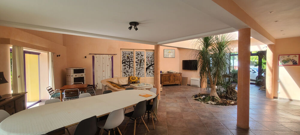  vendre  Proprit/chteau Nmes (30000)