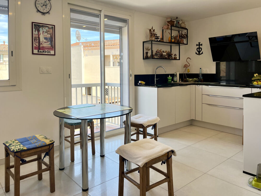 Vente Appartement T 4 traversant entierement refait à neuf ballaruc les bains exterieur et possibilite garage Balaruc les bains