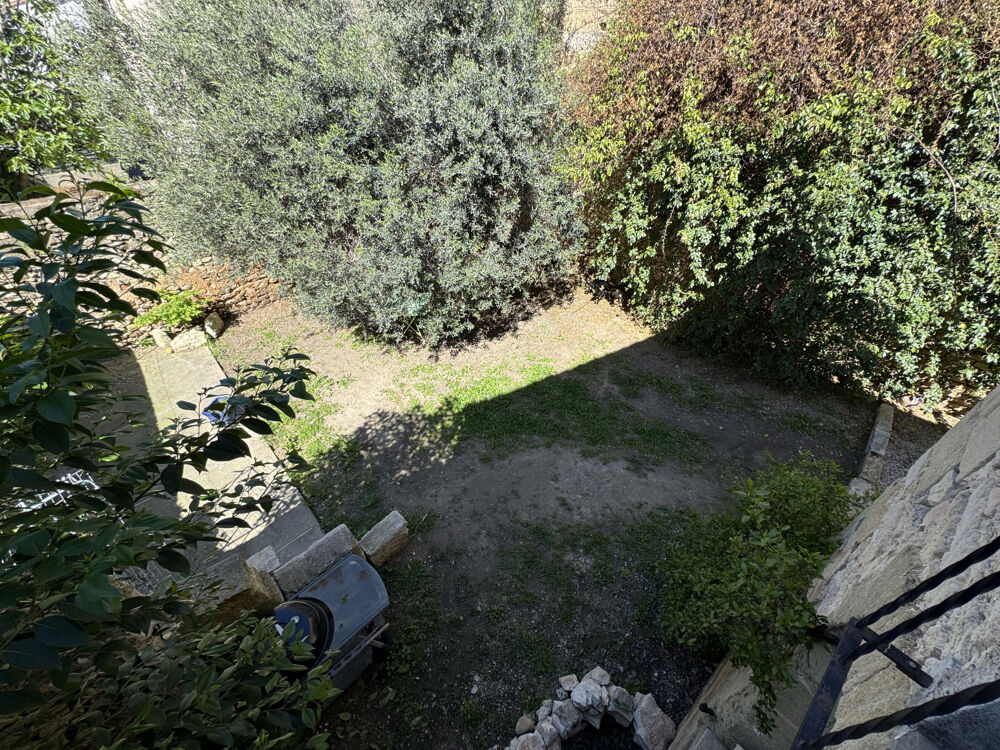 VERGÈZE Maison de caractère avec fort potentiel