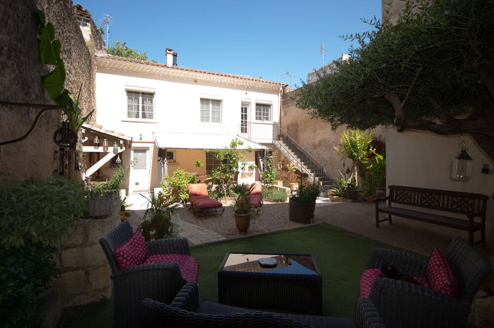 Belle maison de ville familiale avec jardin et garage