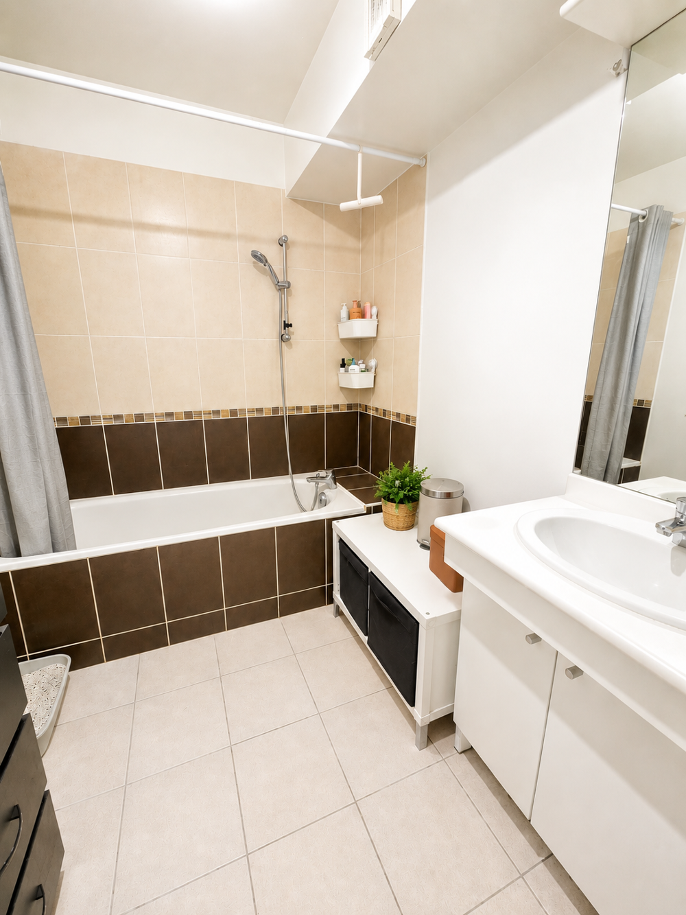 Dépt Hérault (34), à vendre Castelnau le lez Appartement ff2 de 28m2 - Terrasse - garage.