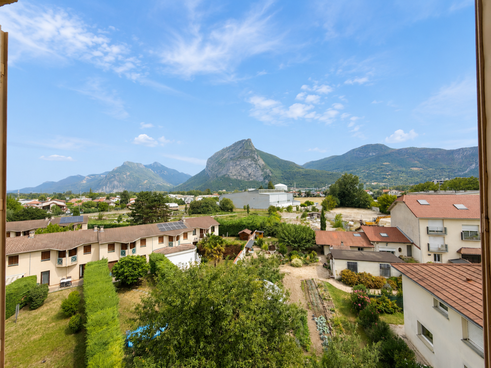 Vente Appartement DPT 38 - A VENDRE - FONTAINE   T3 - 55 m2   DERNIER ÉTAGE   IDÉAL INVESTISSEUR OU PREMIER ACHAT Fontaine