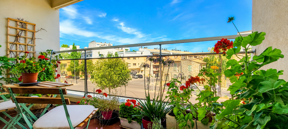 APPARTEMENT T3 AVEC ASCENSEUR, LOGGIA, PROCHE JARDINS DE LA FONTAINE