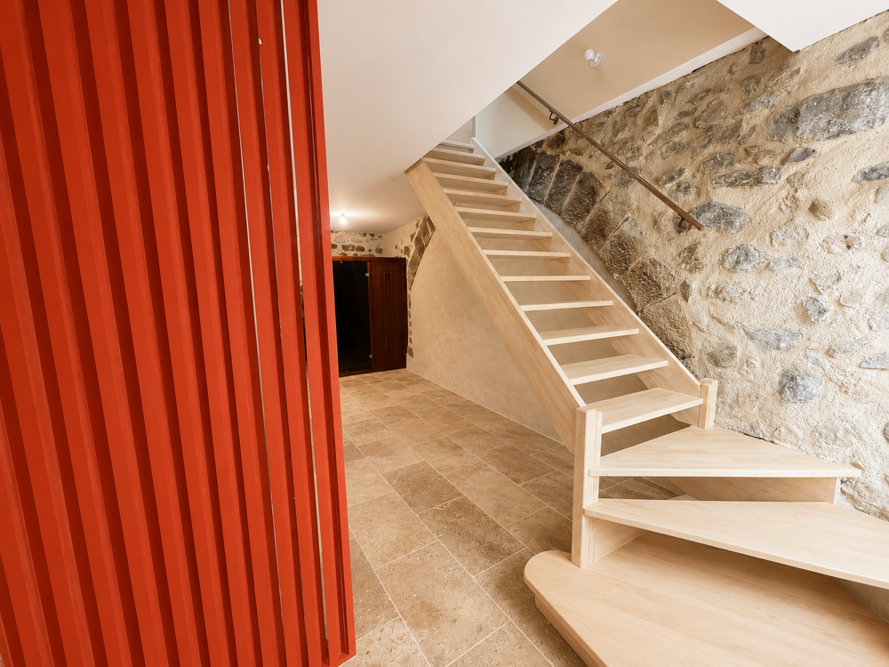 CLERMONT L'HERAULT - Maison de ville rénovée avec espace bien-être- Vendue meublée