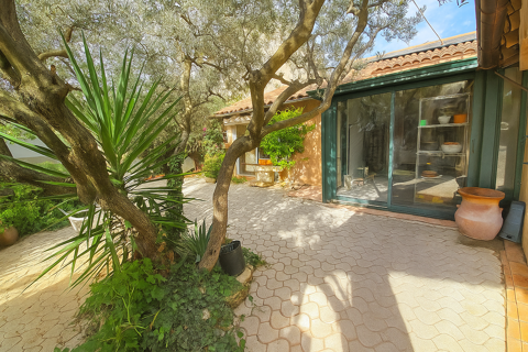   Dept 84 - Robion - Maison de hameau avec jardin et studio indpendant Maison - 5 pice(s) - 102 m