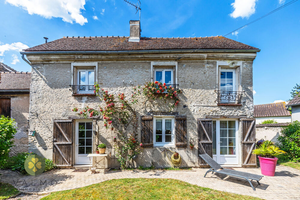 Maison de caractère en pierre Charme, authenticité et dépendances